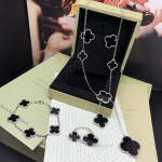Кольцо Van Cleef 2 мотива черное в белом
