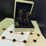 Кольцо Van Cleef 1 мотив черное в желтом