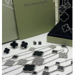 Серьги-гвоздики Van Cleef с агатом, 1 мотив, 1см