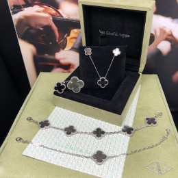 Браслет Van Cleef 5 мотивов темный перламутр в белом