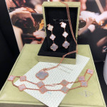 Серьги Van Cleef 3 мотива перламутр в розовом