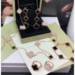 Кольцо Van Cleef 1 мотив черное в розовом