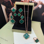 Кольцо Van Cleef 1 мотив зеленое в розовом