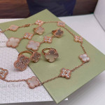 Кольцо Van Cleef 1 мотив перламутр в розовом