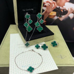 Кольцо Van Cleef 1 мотив зеленое в белом