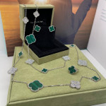 Кольцо Van Cleef 1 мотив зеленое в белом