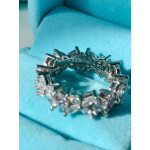 Кольцо Tiffany Victoria белое с камнями