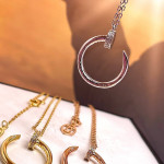 Кулон Cartier в виде гвоздя в трех цветах