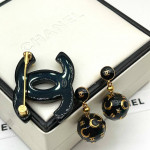 Комплект Chanel черный (серьги, брошь)