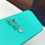 Пусеты Tiffany Victoria белые с камнями
