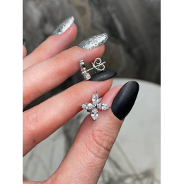 Пусеты Tiffany Victoria белые с камнями