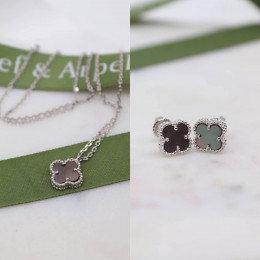 Комплект Van Cleef Alhambra Mini темный перламутр, белый металл (серьги, кулон)