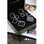 Серьги Van Cleef Alhambra 4 мотива, оникс