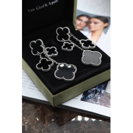 Серьги Van Cleef Alhambra 4 мотива, оникс