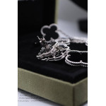 Серьги Van Cleef Alhambra 4 мотива, оникс