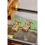 Серьги Chanel квадратные
