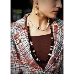 Серьги Chanel длинные с жемчугом и чёрными вставками