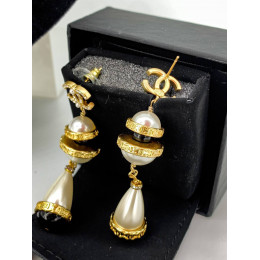 Серьги Chanel длинные с жемчугом и чёрными вставками
