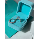 Кольцо Tiffany Setting белое крупное с камнями