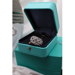 Кольцо Tiffany Victoria белое широкое с камнями