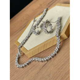 Колье Tiffany Victoria белое с камнями