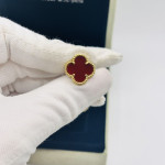 Серьги Van Cleef гвоздики красные в желтом