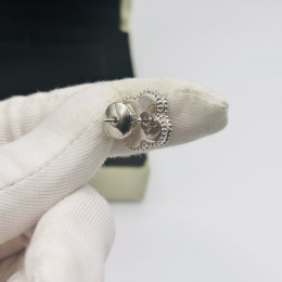 Серьги Van Cleef гвоздики зеленые в белом