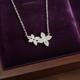 Кулон Louis Vuitton Color Blossom белый