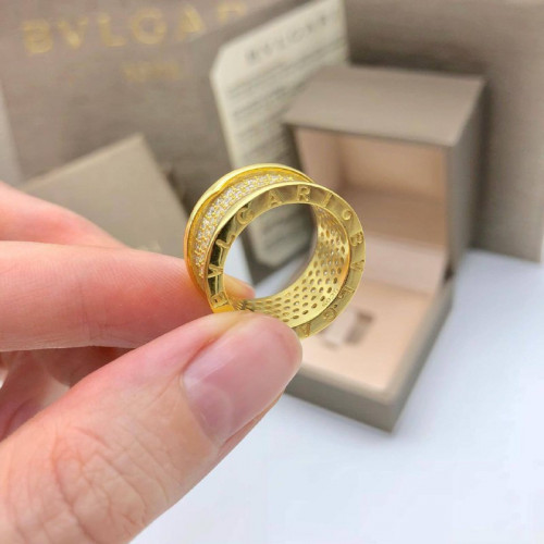Кольцо BVLGARI B.Zero 1 с камнями в пять полос (золотистое)