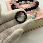 Классическое кольцо BVLGARI тонкое с керамикой