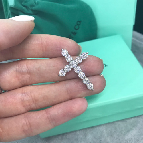 Крестик Tiffany Embrace белый классический с камнями