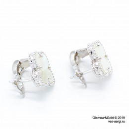 Серьги Van Cleef 1 мотив перламутр в белом
