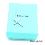 Крестик Tiffany Embrace белый с камнями